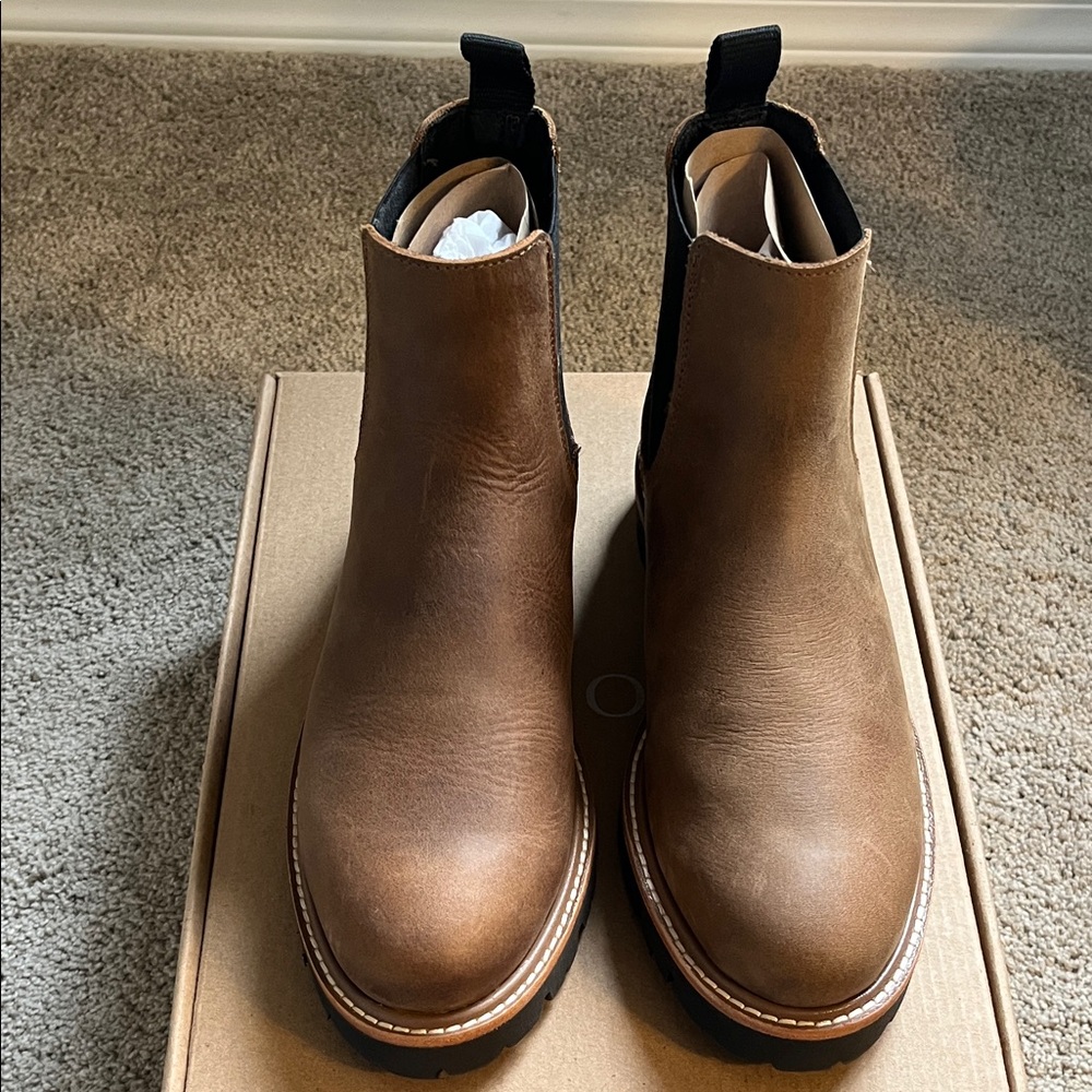 Nisolo Brown Leather Chelsea  Lug Boots